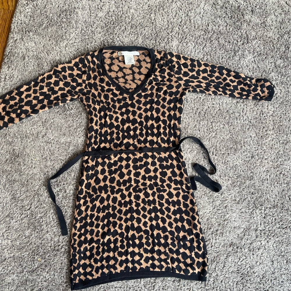 Max studio size small mini sweater dress brown and black with belt